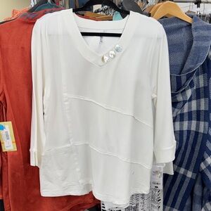 Lulu-B Ivory Top with Button Details